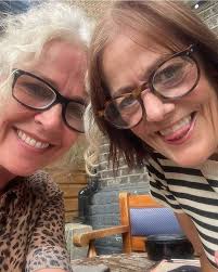 Your Monday Loose line-up is Ruth, Linda, Gloria and Brenda 🙌 Plus we will  be joined by Eastenders stars Susan Cookson and Jonny McPherson who play  Wendy Posner and Liam Cavanagh.🤩 Tune