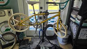 Image result for Beige Jantes 1988 ARO