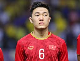 Xuân trường vui vẻ chụp ảnh cùng bạn bè, người thân. LÆ°Æ¡ng Xuan TrÆ°á»ng Chang Lang Tá»­ Tá»« San Cá» Ä'áº¿n Ngoai Ä'á»i