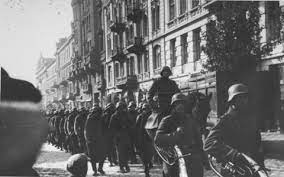 Nesse momento, coube à inglaterra enfrentar sozinha a expansão nazista. A Invasao Da Europa Ocidental Pela Alemanha Maio De 1940 Enciclopedia Do Holocausto