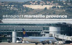 Maybe you would like to learn more about one of these? Marseille Un Vol A Destination De La Reunion Retarde De 25 Heures Le Parisien