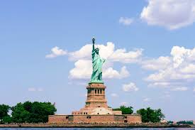 The statue of liberty stands at the mouth of the hudson river in new york harbor.the statue is a gift from france, dedicated in 1886 to celebrate the centennial of the united states of america. 500 Statue Of Liberty Pictures Download Free Images On Unsplash