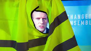 Le président de la république prend la parole dans un silence presque surprenant après trois semaines d'un conflit aussi dur. Peu Convaincus Par Emmanuel Macron Les Gilets Jaunes Appellent A Poursuivre Les Manifestations