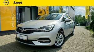 Opel astra w wersji hatchback mierzy 437,0 cm długości, 204,2 cm szerokości (z lusterkami) i 148,5 cm wysokości. Opel Astra 2020 Cena