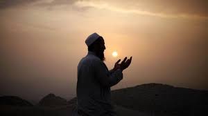 Kesuksesan bukanlah dari dari usaha kita semata tapi semuanya atas izin allah ta'ala, maka ikhtiar yang iringi do'a dulu, baru kita tawakal kepada allah ta'ala dengan apapun hasilnya. Doa Meminta Rezeki Halal Dan Berlimpah Tulisan Arab Latin Dengan Artinya Sambut Hari Baru Tribun Jatim