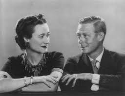 O ducado leva o nome da cidade onde o castelo de windsor , residência de monarcas ingleses desde a época de henrique i , está situado. El Duque De Windsor Y Wallis Simpson Angeles Y Demonios Facebook