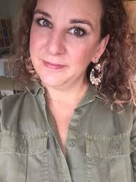 Olive green as a neutral style tip