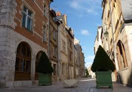 It was spotlessly clean with hand sanitiser in many locations. Orleans In Frankreich Und Der Personenkult Um Jeanne D Arc