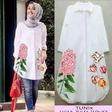 Banyak sekali model serta desain yang menarik pada busana batik atasan yang kerap kali di gunakan oleh wanita. Baju Muslim Atasan Wanita Model Tunik Kemeja Terbaru