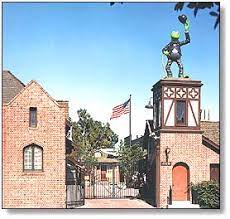 Sir charles spencer chaplin kbe was an english comic actor, filmmaker, and composer who rose to fame in the era of silent film. Charlie Chaplin Studios