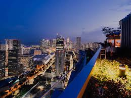 Singapore has over 100 acres of rooftop gardens. 20 Best Rooftop Bars In Singapore With Scenic Views