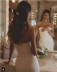 Visualizza altre idee su belen rodriguez, buen dia, trucco more. Belen Rodriguez Torna Ad Indossare L Abito Da Sposa Fan Increduli