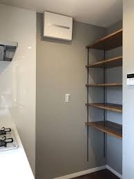 戸建てリノベーション ブルー グレーのキッチンのお家 棚 キッチン 収納 造作 インテリア 家具