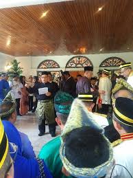 Menurut boy iman atau nama sebenarnya norul iman abdul rahman, 40, sehingga kini dia masih belum menerima surat rasmi daripada istana pahang. Dato Tan Kian Beng Conferment Of Darjah Indera Mahkota Pahang Dimp Which Carries The Title Dato