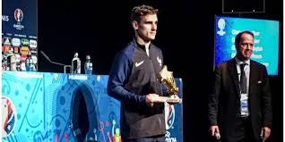 Si vous continuez à utiliser ce dernier, nous considérerons que vous acceptez l'utilisation des cookies.ok. Euro 2016 Griezmann Elu Meilleur Joueur De La Competition Hazard Meilleur Passeur Dh Les Sports