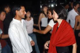 Vivian balakrishnan frcs is a singaporean politician. Ngoáº¡i TrÆ°á»Ÿng Singapore Mon Qua Quan Trá»ng Nháº¥t Cho Con La Yeu Máº¹ Cá»§a Chung Ná»¯ Doanh Nhan Businesswoman Magazine