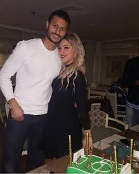 كان لي اخ يعمل بوظيفه مهمه وجاء ذات يوم وقال لي ان صديقه التاجربالازهر عاوز سائق لاولاده وزوجته. Ù‚ØµØ© ØµÙˆØ± Ø§Ù„Ù†ØµÙ Ø§Ù„Ø­Ù„Ùˆ ÙÙ‰ Ø­ÙŠØ§Ø© Ø­Ø§Ø±Ø³ Ø§Ù„Ø£Ù‡Ù„Ù‰ Ø§Ù„ÙŠÙˆÙ… Ø§Ù„Ø³Ø§Ø¨Ø¹