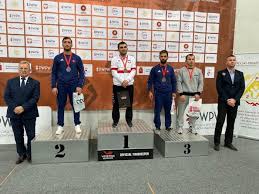 Altın, gümüş ve bronz madalya. Bartin Universitesi Nin Milli Gurescileri Turnuvaya Damga Vurdu 2 Altin 1 Gumus Ve 1 Bronz Madalya