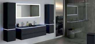 Le salon est équipé d'un canapé convertible qui permet d'accueillir les plus petits comme les plus grands et jusqu'à 4 personnes. Salle De Bain Luxe Et Spa 7 Astuces Pour Customiser Votre Salle De Bain Sanijura