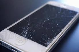 壊れたiPhoneの写真素材｜写真素材なら「写真AC」無料（フリー）ダウンロードOK