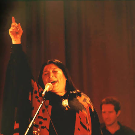 Se cumplen 40 años del regreso de Mercedes a Argentina luego de su exilio.  Celebramos esas 13 presentaciones en el Teatro Ópera. Mercedes Sosa Jose  Luis Castiñeira de Dios