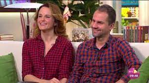 És akik ebben segítségünkre lesznek: Igy Ismerkedett Meg Kollanyi Zsuzsi A Szerelmevel Akit Vegre Elo Adasban Be Is Mutatott Youtube