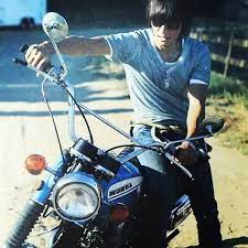 クリックすると新しいウィンドウで開きます 稲葉浩志 稲葉 バイク