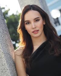 Michelle Behrmann's Instagram, Twitter & Facebook