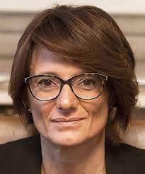 strofa 1 elena so il tuo nome perché hai appena risposto al telefono ma dimmi strofa 2 elena su dai, cambiami l'assegno che ti porto a parigi a baciarci in quei viali assolati in riva. Biografia Di Elena Bonetti