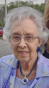 Elizabeth Wunderlich's Instagram, Twitter & Facebook