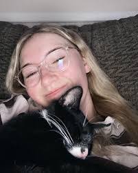 Alyssa Agee's Instagram, Twitter & Facebook