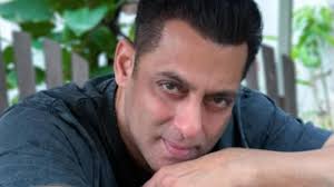 Sar kaat Denge,' Emergency Actress Kangana Ranaut Receives Death Threats  Before Movie's Release