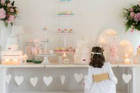 Si estáis buscando ideas de decoración, os diremos algunas muy útiles para convertir este día en inolvidable. Decoracion De Comunion Miles De Ideas Para Nina Y Nino Fotos Mujeralia