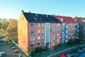 Hier muss zwischen käufer und anbieter vereinbart werden, wer die provision zahlt. Renovierungsbeduerftige Wohnung In Hamburg Immobilienmarkt