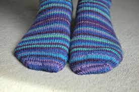 I don't use different patterns but i will make reverse stockinette. Free 4ply Beginner Sock Knitting Pattern Sock Knitting Patterns Knitting Patterns Uk Knitted Socks Free Pattern