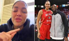 About liz cambage liz cambage is an avid gamer and a creative writer. Black Lives Matter George Floyd Protest Australia Liz Cambage Sends Fiery Message To Her Allies Daily Mail Online