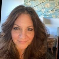 Lisa Plumb's Instagram, Twitter & Facebook