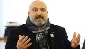 Bu padişahlık babadan oğula geçmiyor mu abi? Abdulhamit In Torunu Zaytung U Ciddiye Alinca Alay Konusu Oldu