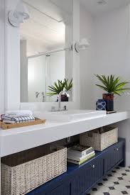Azul E Branco Dupla Cheia De Bossa Apartamento De Praia Decoracao Apartamento Banheiros Modernos