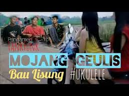 Ditulis chakly raflesia rabu, juli 05, 2017 tulis komentar. Mojang Geulis Bau Lisung Punk Rock Jalanan Cover By Fankfunk Youtube Punk Rock Bau Punk