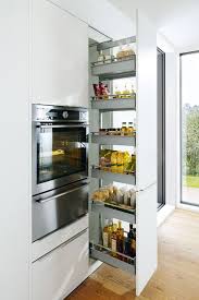 Stauraumideen Fur Ihre Kuche Kuche Planen Kuche Planen Ideen Apothekerschrank Kuche