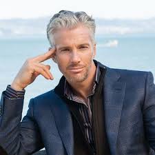 Silver Hair Brushed Back Grey Hair Men Older Mens Hairstyles Cool Hairstyles For Men