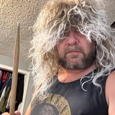 Join Seattle Mariners bandwagon fan