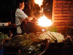 Dalam hal makan pun perlu diperhatikan menu makanannya. Sensasi Makan Seafood Tumpah Di Batiqa Hotel Pasundan Ekspres