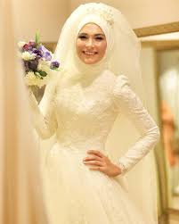 See This Instagram Photo By Gulzadehatun 1 564 Likes Muslimah Wedding Dress Muslim Wedding Dresses Womens Wedding Dresses