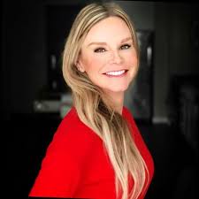 Traci Bower's Instagram, Twitter & Facebook