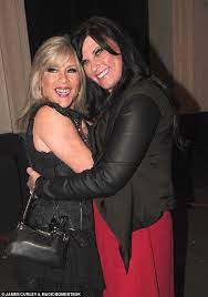 Born and raised in the big apple, she came under the broadway influence and studied dance throughout her childhood and teens. Samantha Fox Reveals Her Wedding Plans With Fiancee Linda Olsen Duk News