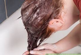A small amount of this oil provides dry strands with their daily boost of hydration and nourishment. How To Make A Coconut And Olive Oil Hair Mask For Dry Or Damaged Hair