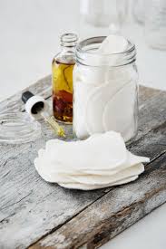 Fabriquer Son Demaquillant Maison Les Trappeuses Recette Demaquillant Maison Demaquillant Produits De Beaute