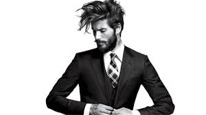 Δείτε τον και θα καταλάβετε γιατί δεν έχουν άδικο. Giwrgos Karabas Enas Pater Familias Stis Die8neis Pasareles